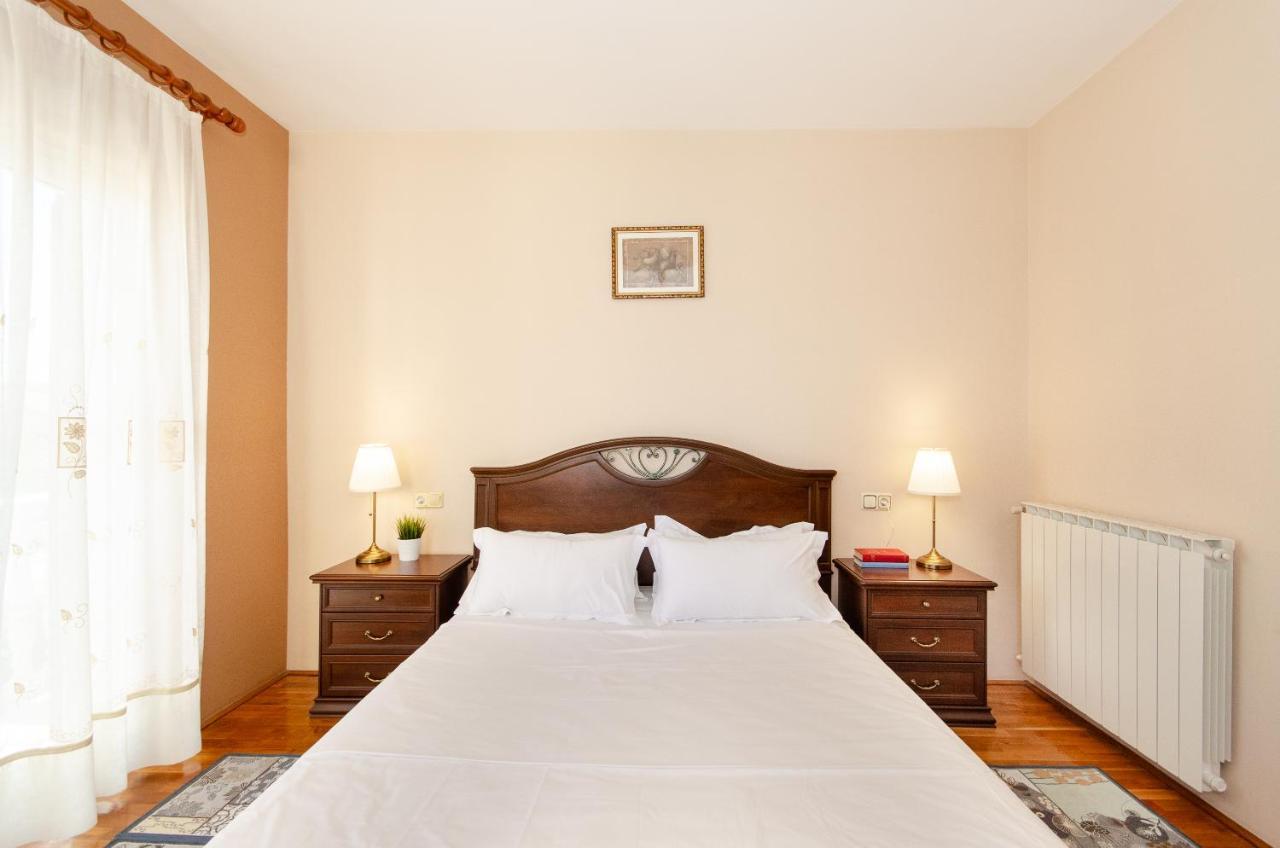Villa Juliana 로비니 외부 사진