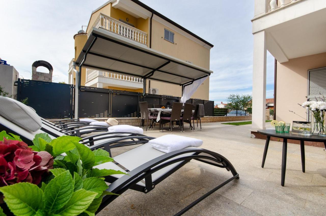 Villa Juliana 로비니 외부 사진