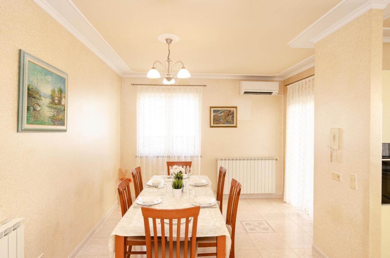 Villa Juliana 로비니 외부 사진