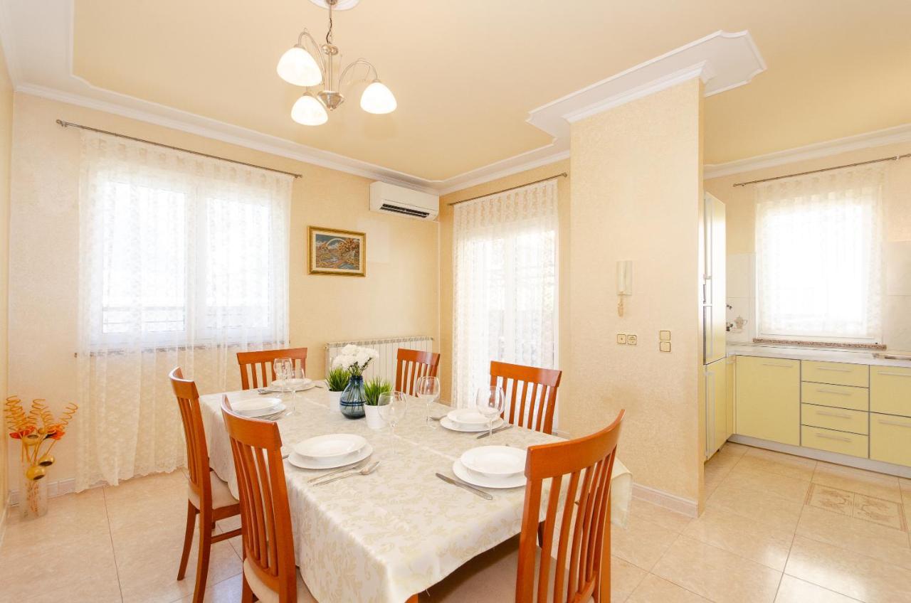 Villa Juliana 로비니 외부 사진