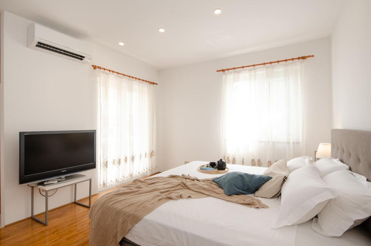 Villa Juliana 로비니 외부 사진