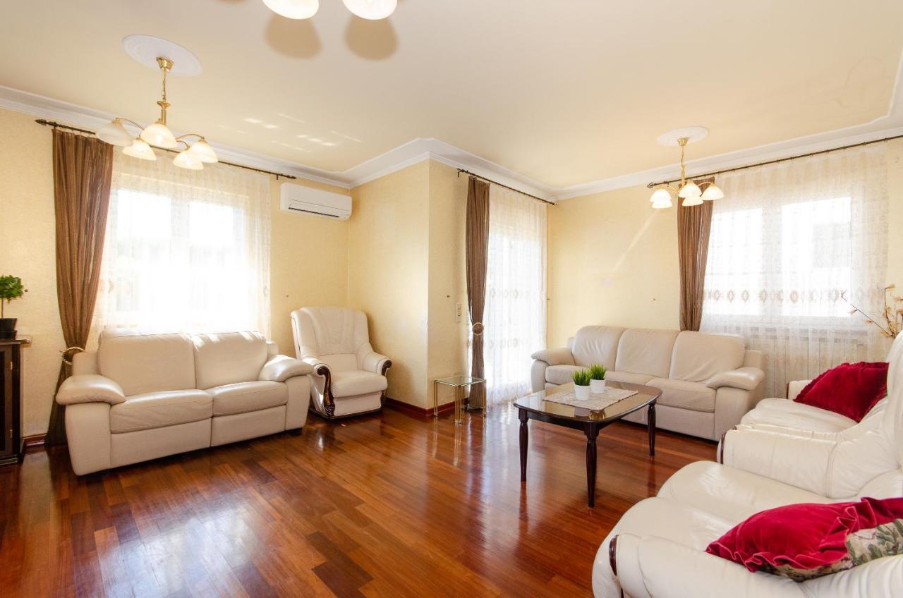 Villa Juliana 로비니 외부 사진