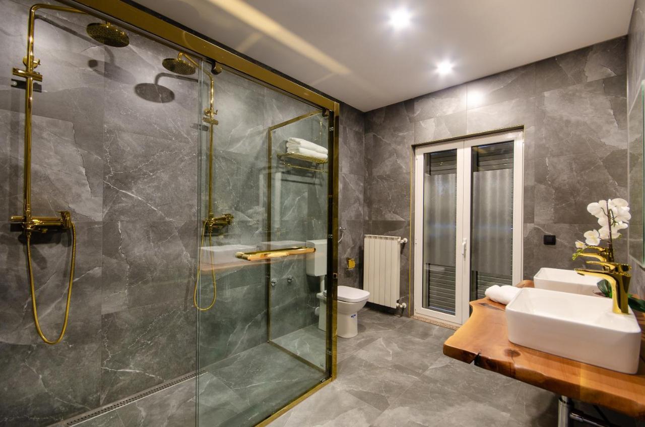 Villa Juliana 로비니 외부 사진